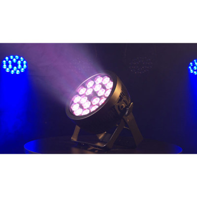 SHOWTEC - 42589 - Compact Par 18 Q4 LED RGBW Nero
